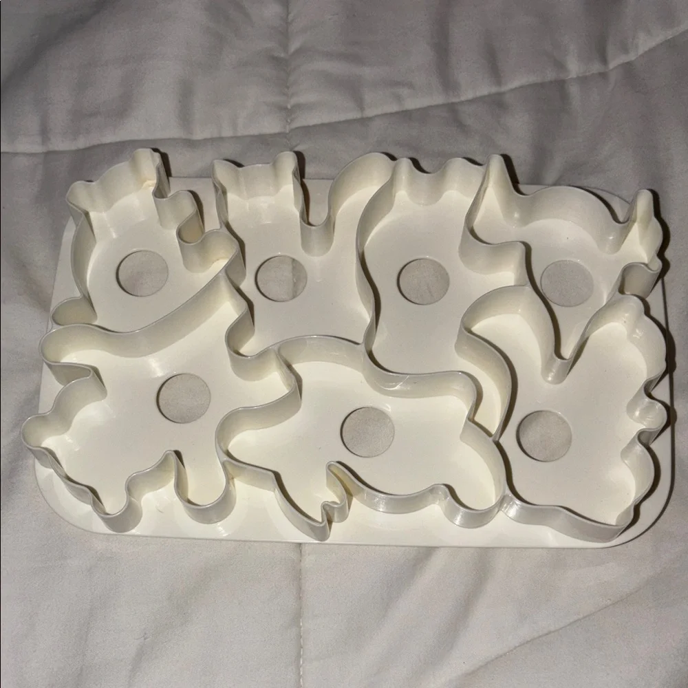 Vintage Tupperware double duty jello wigglers / cookie cutter set. 7 Animals